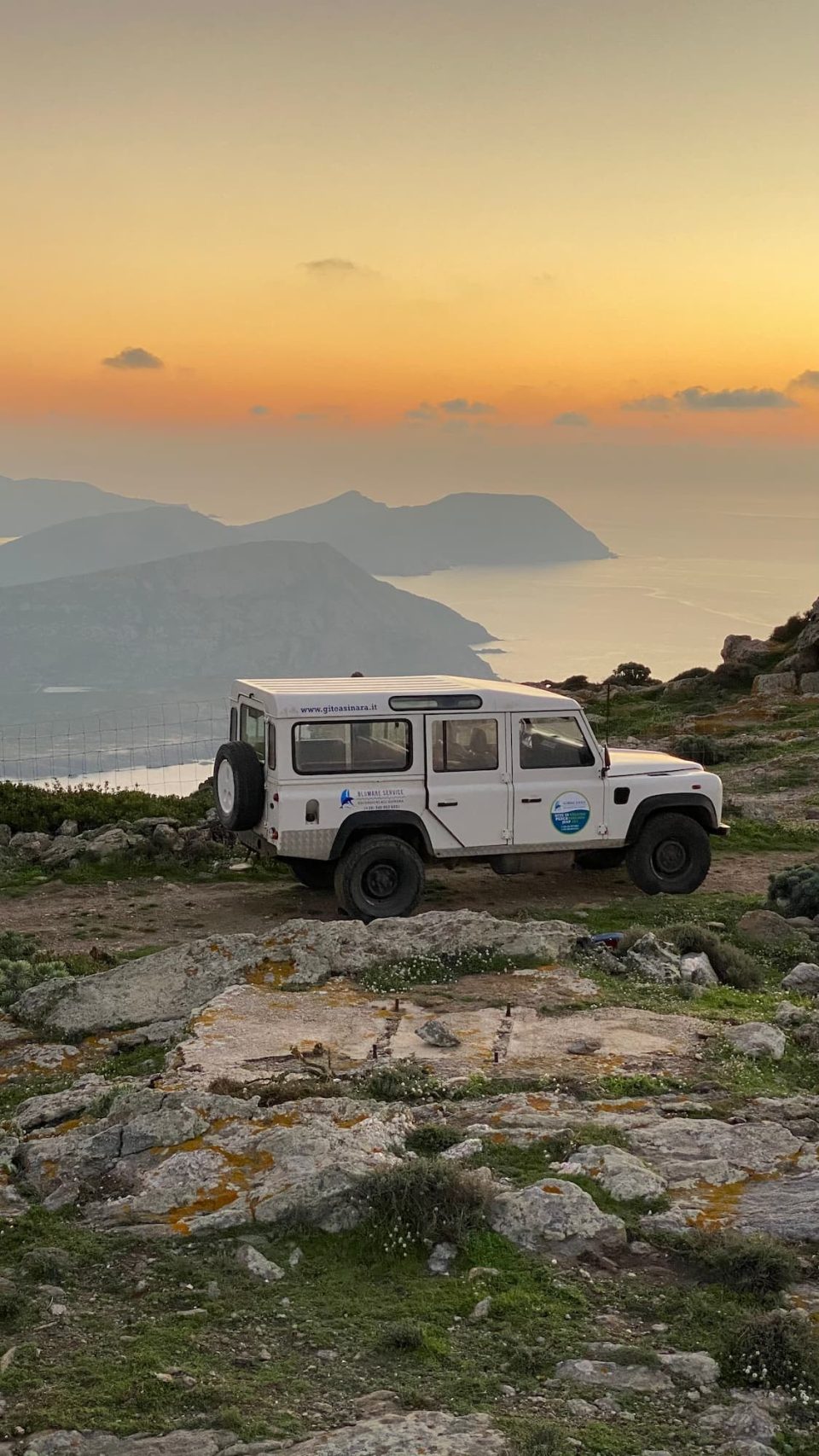 Excursión en un todoterreno 4x4 por el parque nacional de Asinara contratada con Una amiga en Cerdeña.