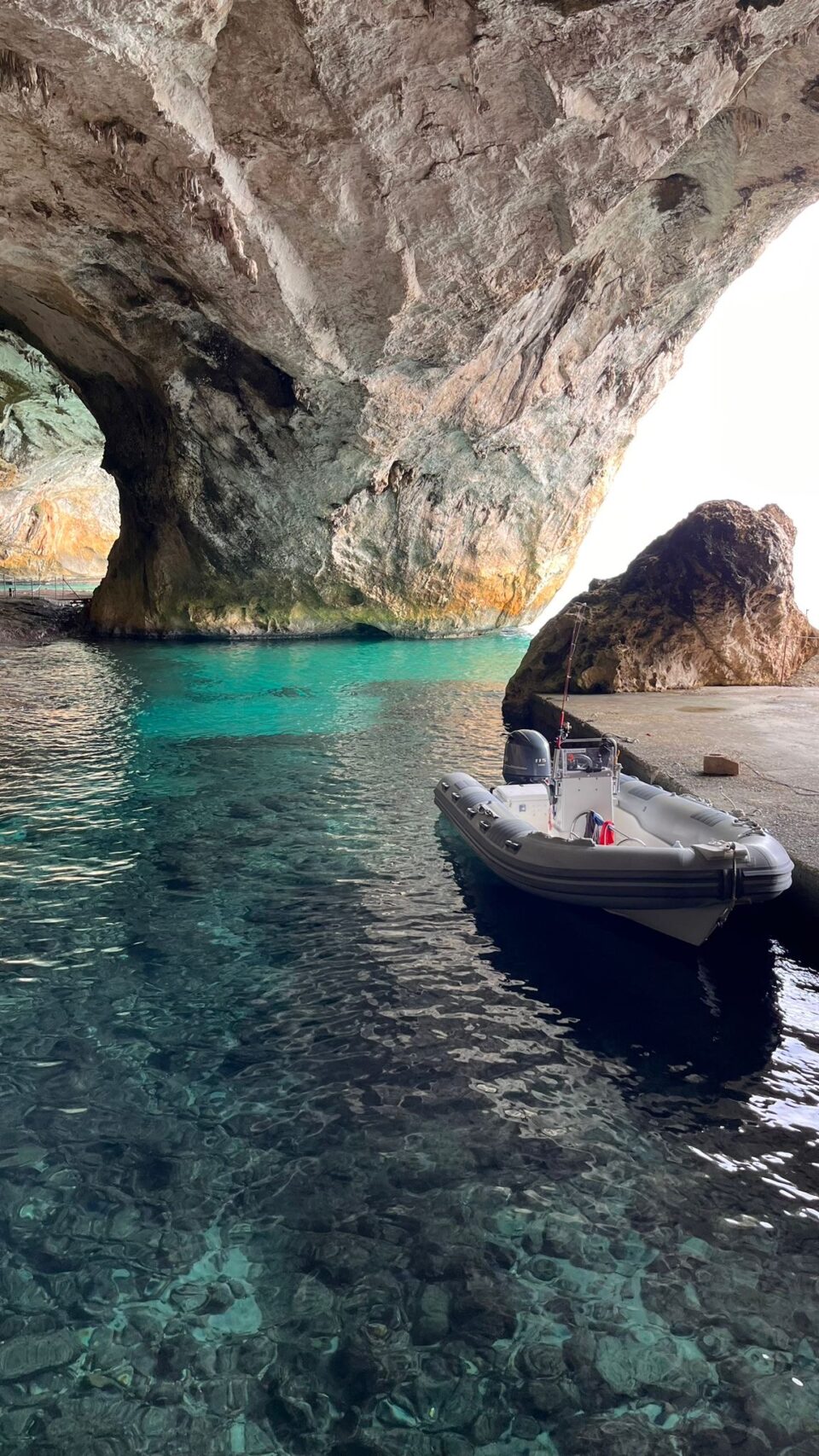 Excursión en lancha por el Golfo de Orosei, contratada por la web de "Una Amiga en Cerdeña"