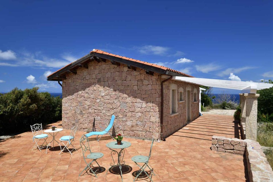 A Mariucella, pequeña y única villa en Castelsardo con vista al mar - Imagen 2