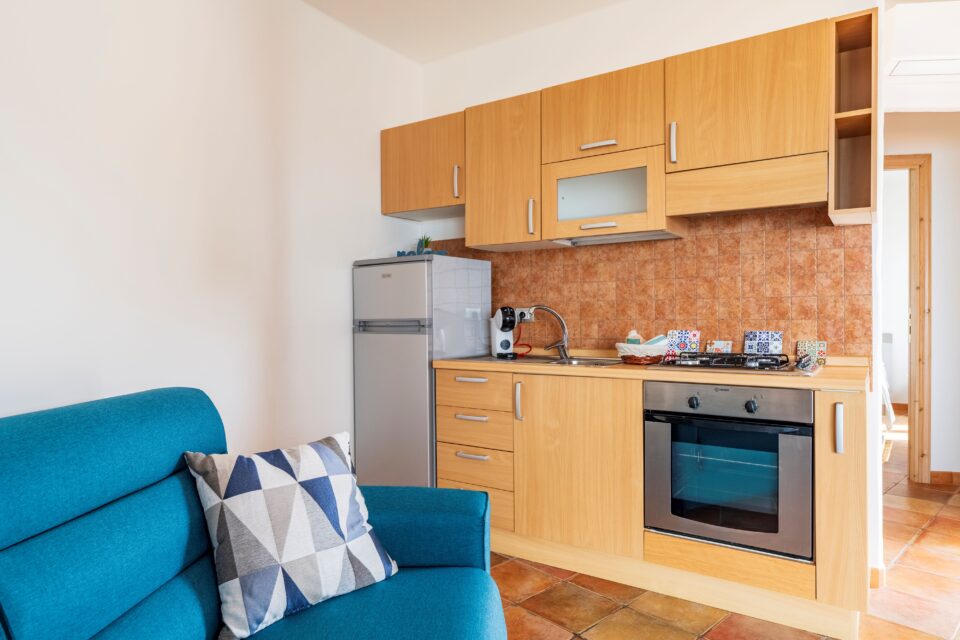 Bello Olivastro, pequeño apartamento en Lu Bagnu con terraza al mar - Imagen 9