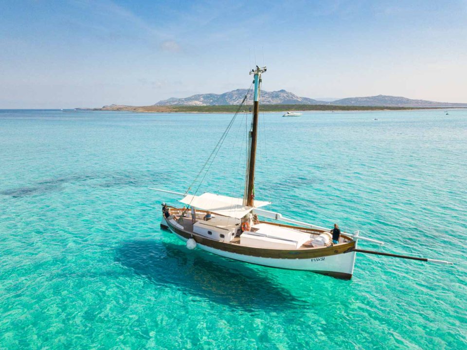 Excursión en Velero por la isla de Asinara contratada por la web de "Una Amiga en Cerdeña"
