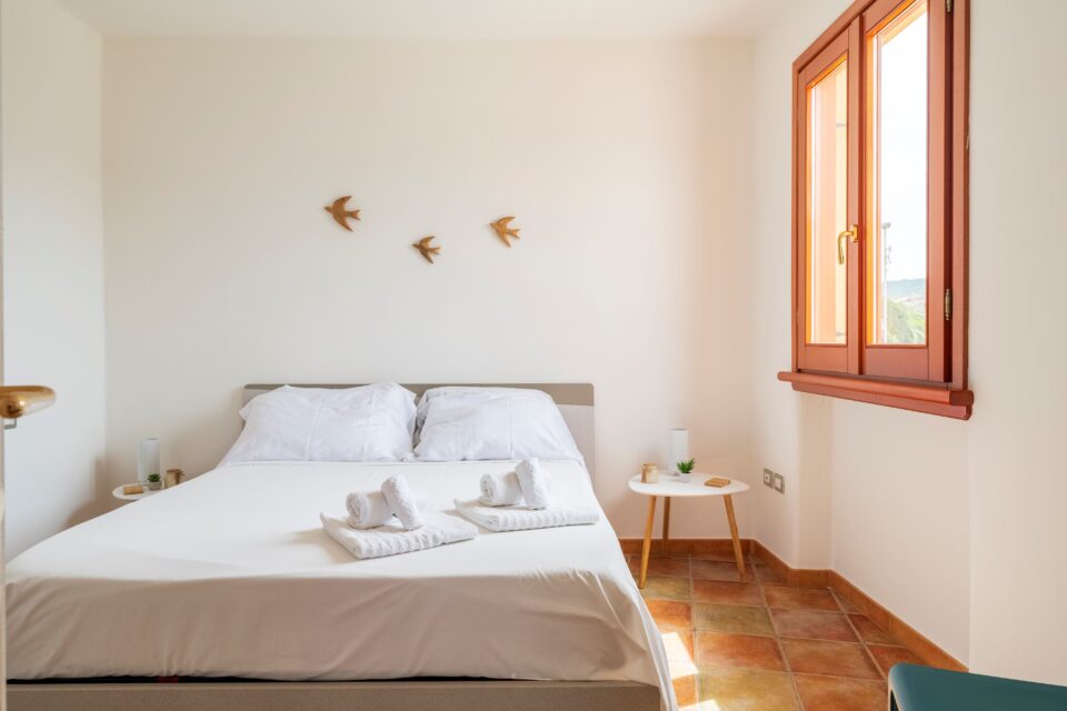 Bello Olivastro, pequeño apartamento en Lu Bagnu con terraza al mar - Imagen 11
