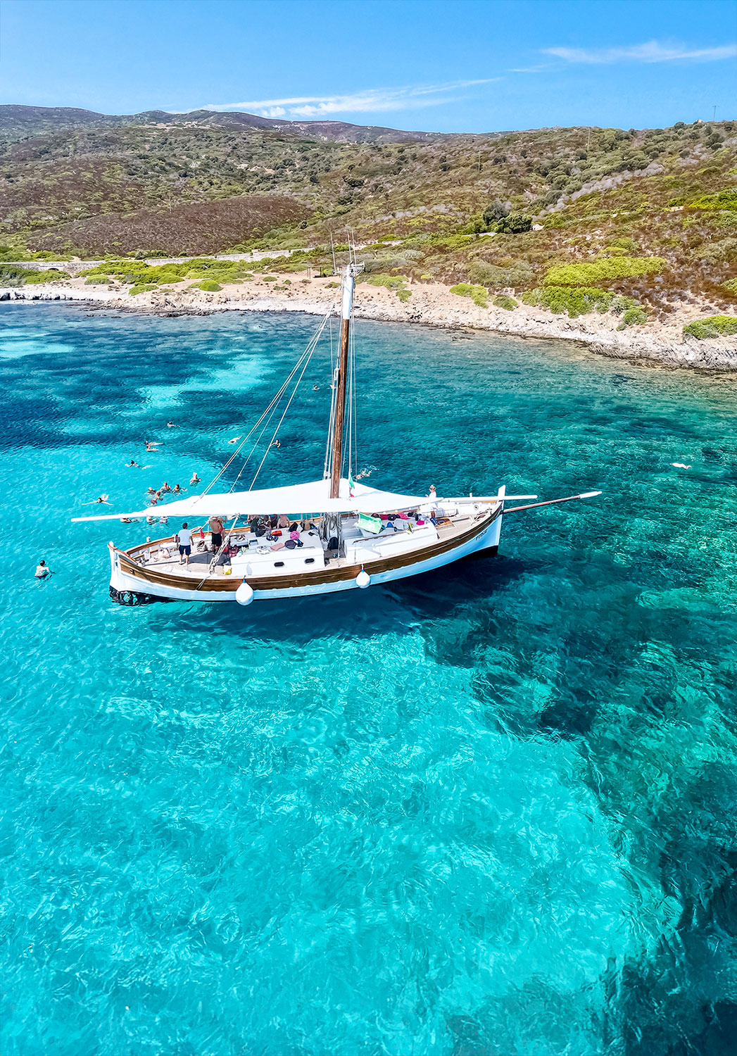 Excursión en barco de Vela por la Isla de la ASINARA - Imagen 4
