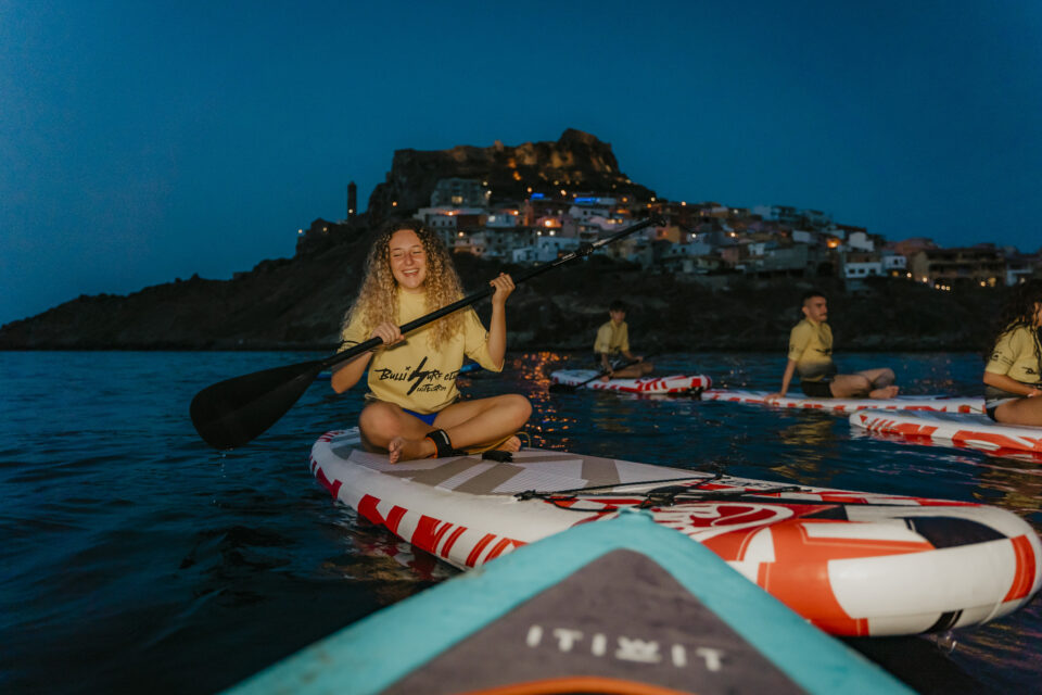 Experiencia en SUP/ Kayak al atardecer debajo del castillo de Castelsardo - Imagen 2