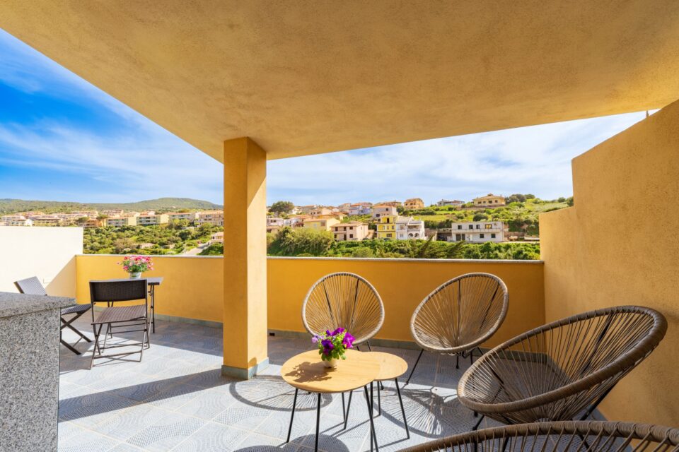 Ha bellavista 7, ático en Castelsardo de un dormitorio con terraza - Imagen 3