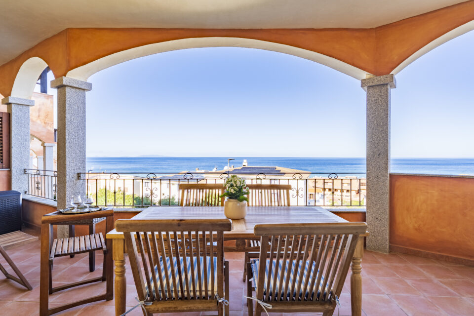 Marina en Lu Bagnu, apartamento frente al mar