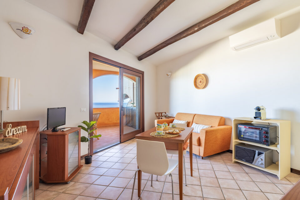 Marina en Lu Bagnu, apartamento frente al mar - Imagen 4