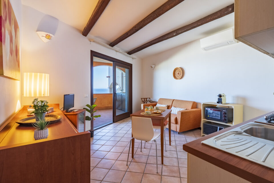 Marina en Lu Bagnu, apartamento frente al mar - Imagen 10
