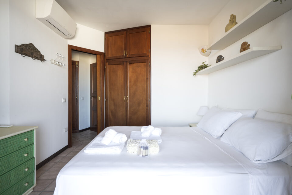 Marina en Lu Bagnu, apartamento frente al mar - Imagen 14